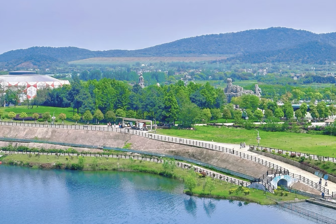 Daqing Mountain Wildlife World